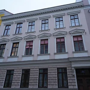 apartment-maximilian.vienna-besthotels.com/